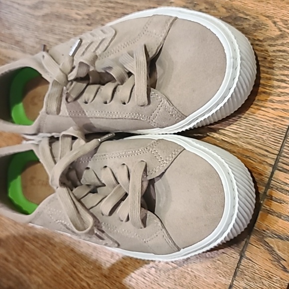 Cariuma Suede Sneakers Beige New - Picture 4 of 8